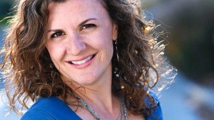 Photo of Jennifer Cutraro, founder of Science Storytellers. Photo by Mark Bennington. Copyright Science Storytellers.